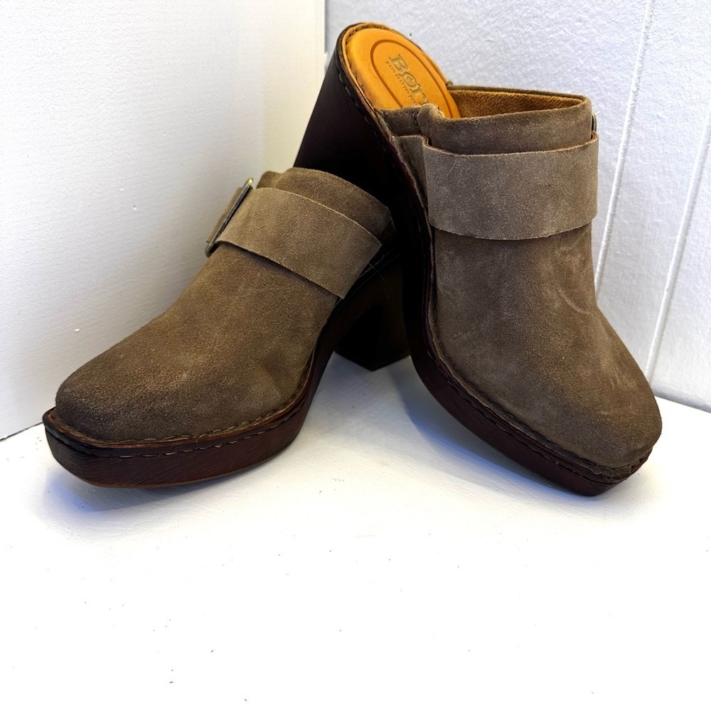 Born BR0036217 Suede Clogs Mules Heels Brown Buckle Size 8M Comfort NEW WITH TAG